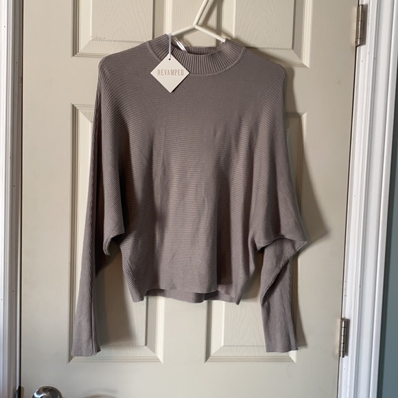 Women’s small long sleeve sweater tan colour - Picture 2 of 2